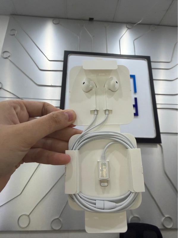 Tai nghe Earpods Lightning - Màu trắng - Newboy