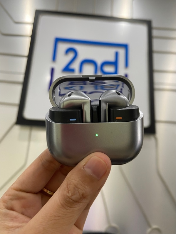 Tai nghe Galaxy Buds 3 - Màu đen - Ngoại hình: 97% - Body