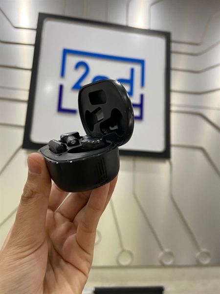 Tai nghe JBL QuanTum TWS - Màu đen - Ngoại hình: 98% - Kèm sạc 2