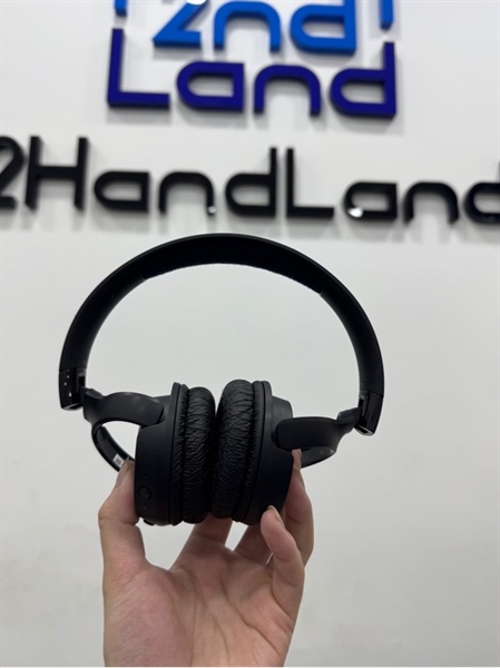 Tai nghe JBL Tune 520BT - Màu đen - Ngoại hình 97% - Đệm da tai xấu, mất da phần đệm đầu , ốc rỉ sét - Fullbox