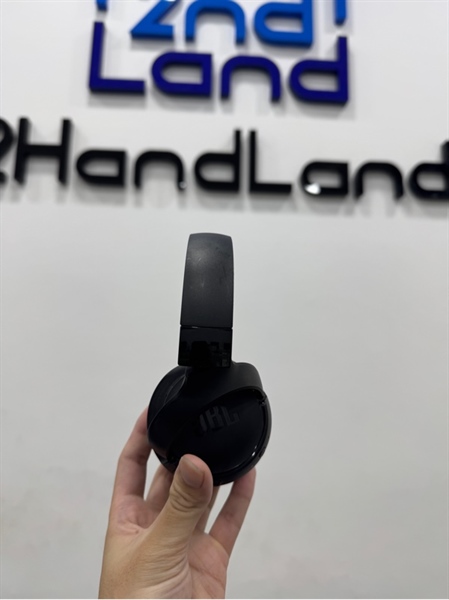 Tai nghe JBL Tune 520BT - Màu đen - Ngoại hình 97% - Đệm da tai xấu, mất da phần đệm đầu , ốc rỉ sét - Fullbox