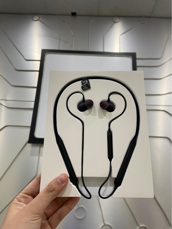 Tai Nghe Không Dây Đeo cổ One Plus Bullet Wire Less Z - Màu đen - Ngoại hình: 98% - Lỗi không kết nối được - FullBox