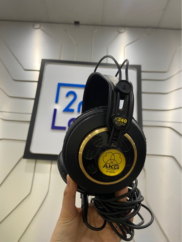 Tai nghe kiểm âm AKG K240 Studio - Màu đen - Ngoại hình: 97% - Da đệm tai nứt, bung chỉ, mờ chữ, cũ - Body
