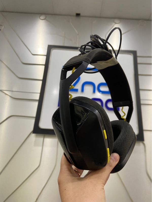 Tai nghe Logitech G435 - Màu đen - Ngoại hình: 97% - Tai trái rè nhẹ - Kèm reciver + dây kết nối