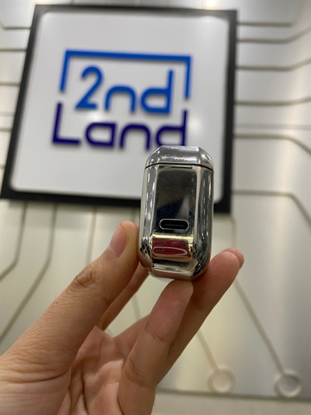 Tai nghe Master Dynamic MW08 - Màu bạc - Ngoại hình: 97% - Tai phải lỏng sạc vừa - Body 3