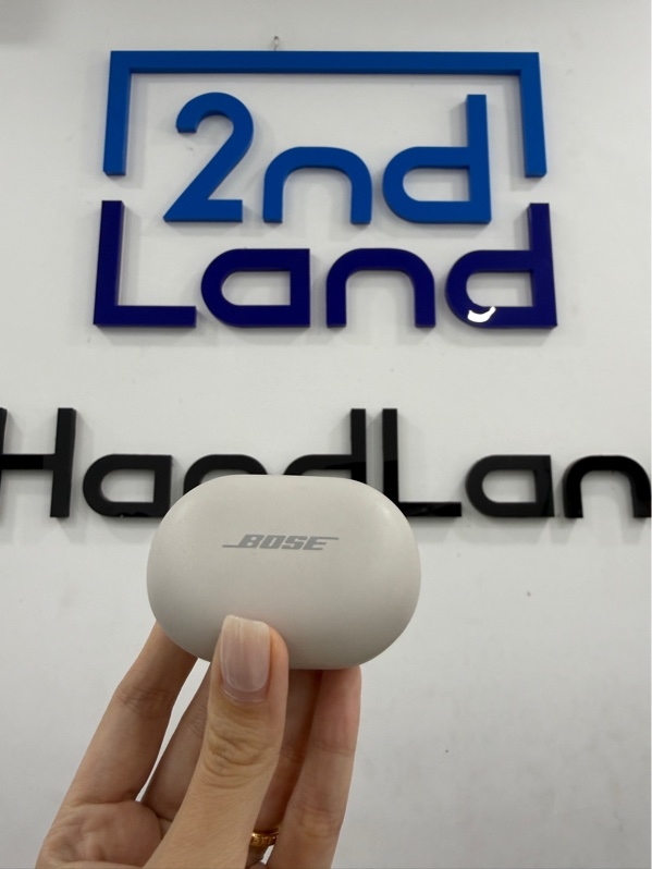Tai nghe nhét tai Bose QuietComfort earbuds - Màu trắng - Ngoại hình 98% - Kèm Box , 2 bộ tuýp tai , 1 dây C-C