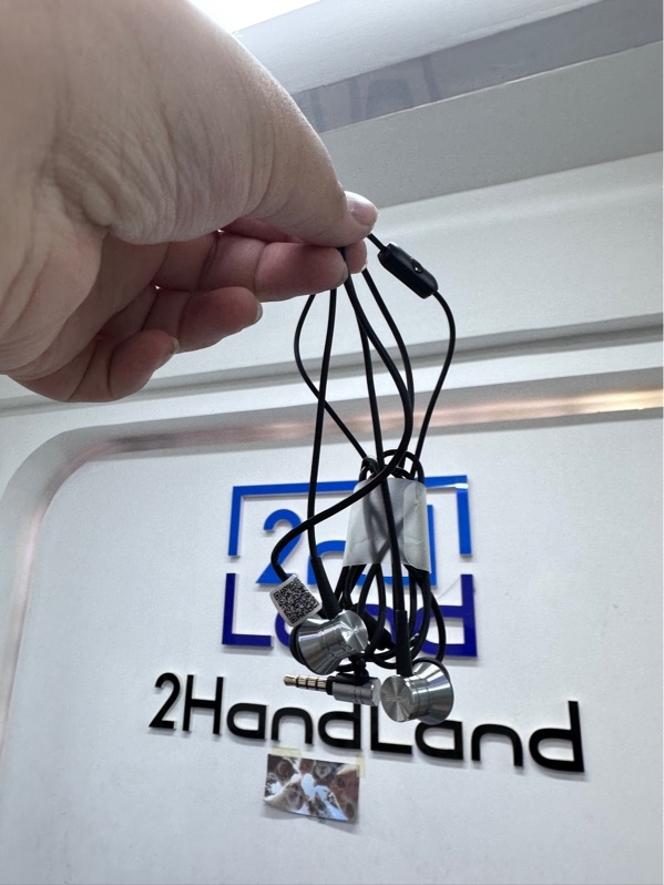 Tai nghe nhét tai có dây 1MORE Piston Fit model E1009 - Màu đen - Ngoại hình 98% - Body
