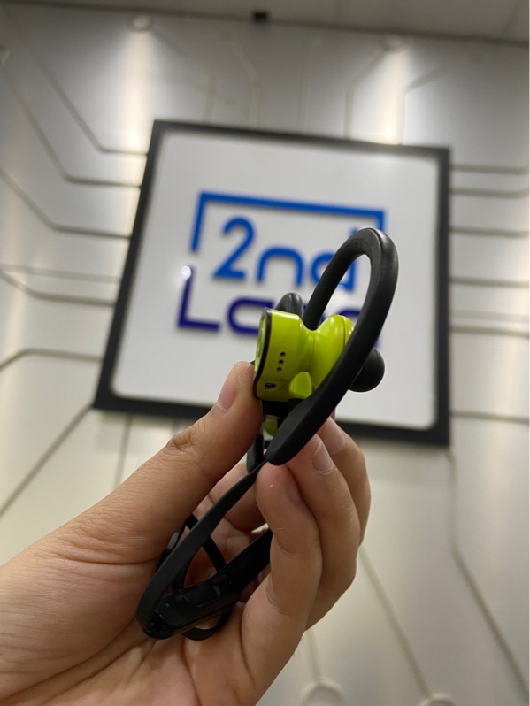 Tai nghe Powerbeats 3 Wireless - Màu xanh đen - Ngoại hình: 97% - Ố nhiều , trầy xước - Body