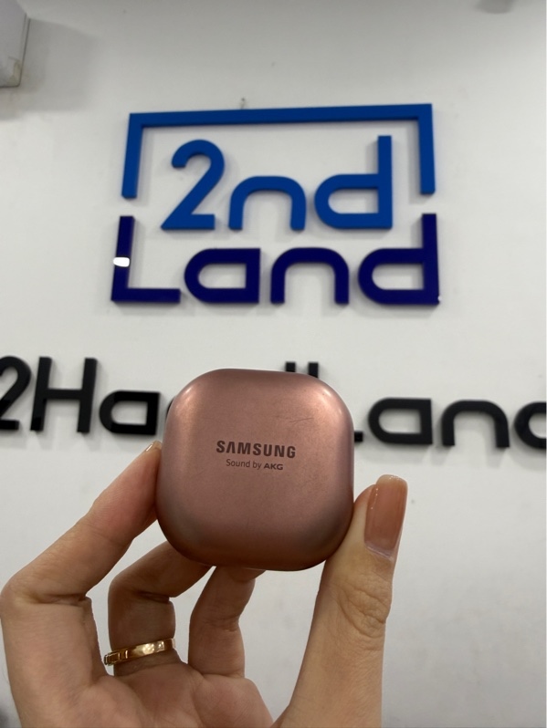 Tai nghe Samsung Buds Live - Màu hồng - Ngoại hình 96% - case trầy xước, tróc sơn 2 tai, nứt vỏ tai phải - Kèm Box