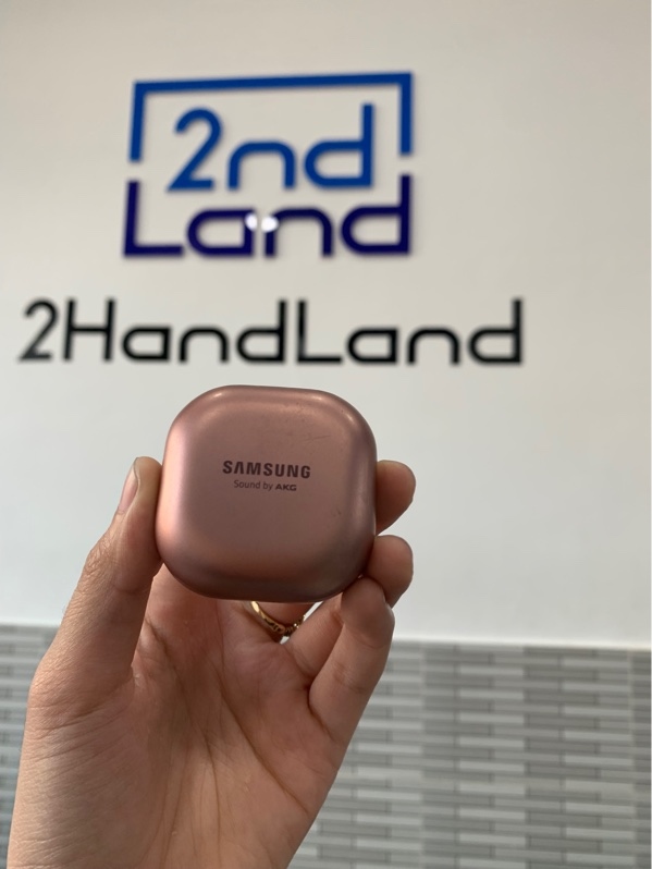 Tai nghe Samsung Galaxy Bud Live - Màu hồng - Ngoại hinh: 96% - Tróc sơn, nứt tai phải - Box