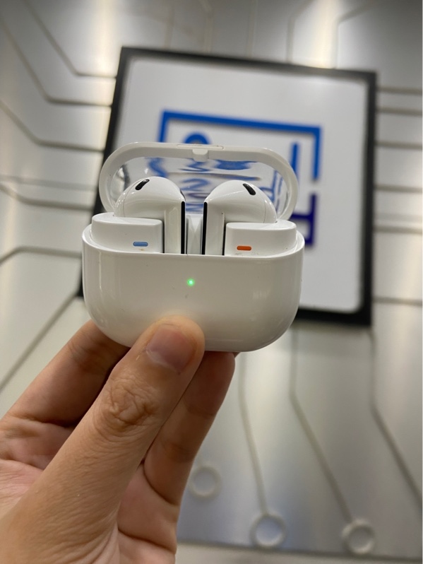 Tai nghe Samsung Galaxy Buds 3 - Màu trắng - Ngoại hình: 97% - Xước thân - Body
