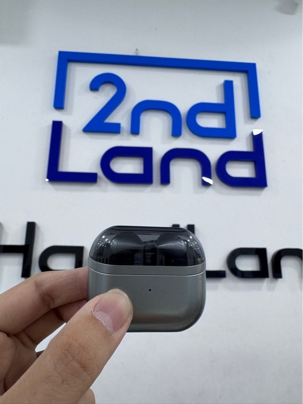 Tai nghe Samsung galaxy buds 3 pro - Màu xám - Ngoại hình 96% - Trầy xước ố case, 2 tai cấn - Body