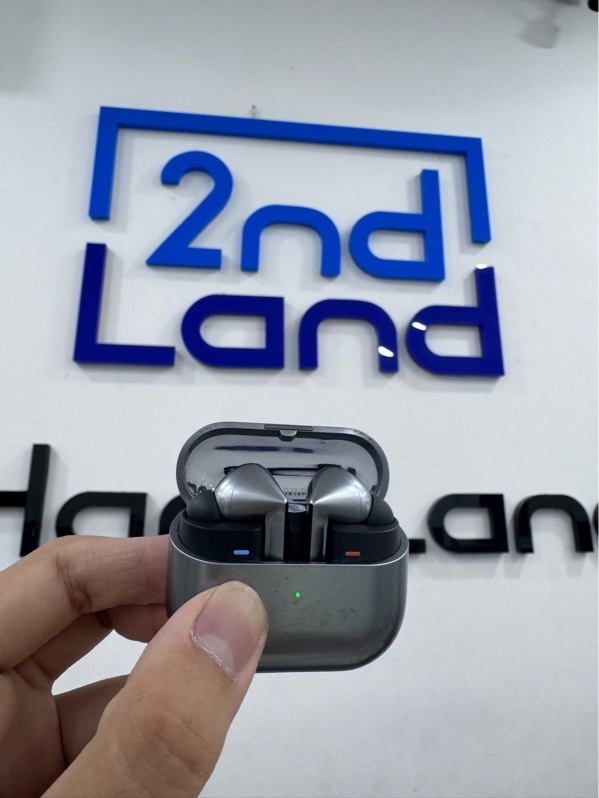 Tai nghe Samsung galaxy buds 3 pro - Màu xám - Ngoại hình 96% - Trầy xước ố case, 2 tai cấn - Body