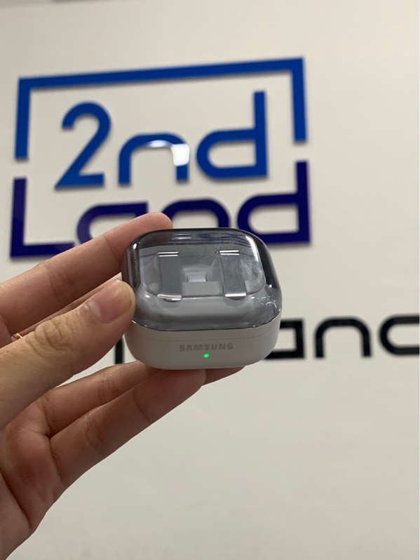 Tai nghe Samsung galaxy buds 4 - Màu trắng - Ngoại hình: 98% - Box