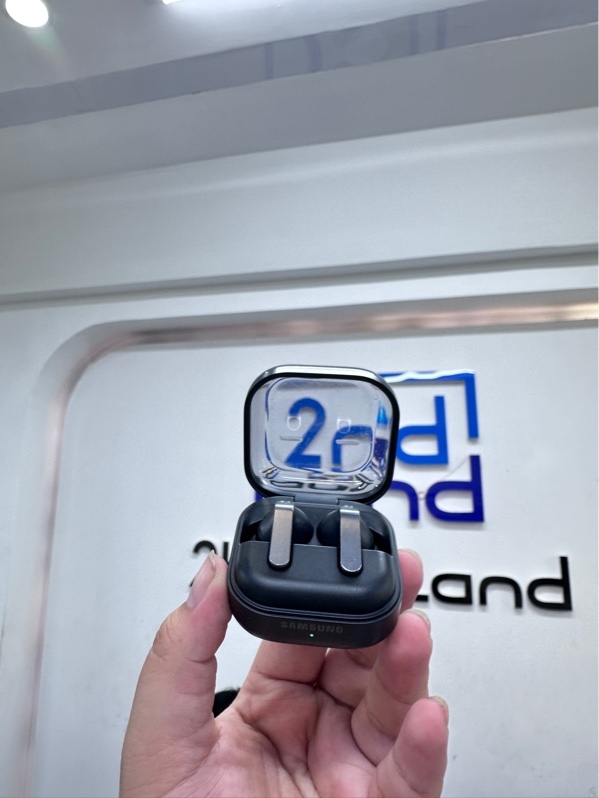 Tai nghe Samsung Galaxy Buds 4 Pro - Màu đen - Ngoại hình 97.2% - Kèm box