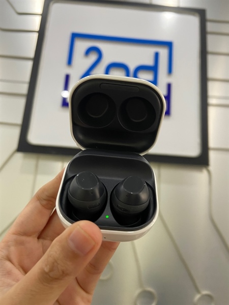 Tai nghe Samsung Galaxy Buds FE - Màu đen - Ngoại hình: 98% - FullBox 2