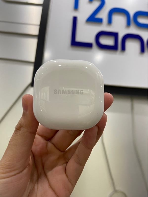 Tai Nghe Samsung Galaxy Buds FE - Màu trắng - Ngoại hình: 97% - Body