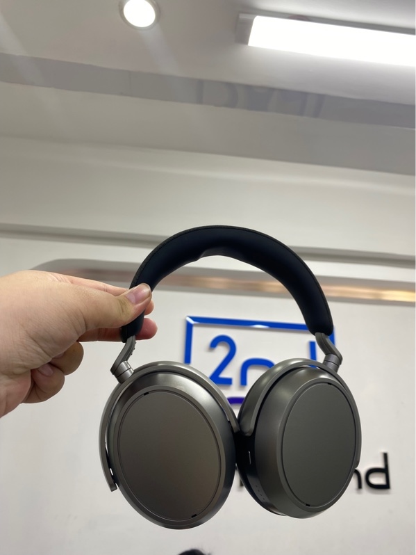 Tai nghe Sennheiser Momentum 4 Wireless - 3 mode (USB - C/ bluetooth/ dây 3.5) - Màu xám - Ngoại hình 98% - Kèm túi, dây cấm 3.5, dây chuyển đổi máy, usb-c