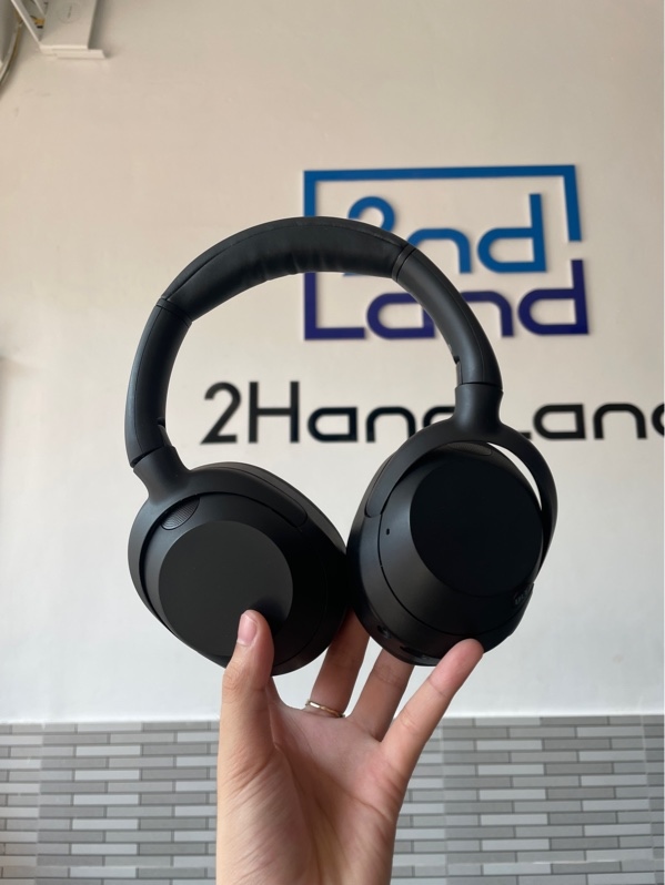 Tai nghe Sony ULT - Màu đen - Ngoại hình: 98% - Kèm túi , dây 3.5 kết nối