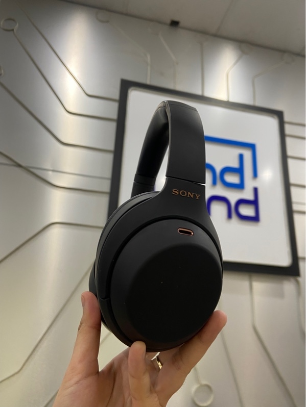 Tai nghe Sony WH-1000XM4 - Màu đen - Ngoại hình: 97% - Nứt da đệm đầu, xước - Kèm túi vải