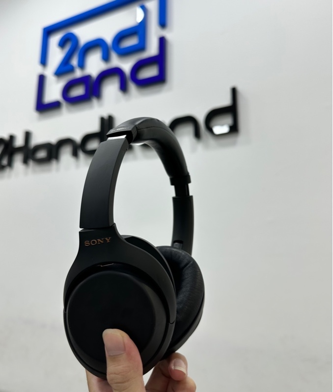 Tai nghe Sony WH 1000XM4 - Màu đen - Ngoại hình 97% - Tình trạng da bị rạn tróc nhẹ theo thời gian sử dụng - Kèm túi + Box