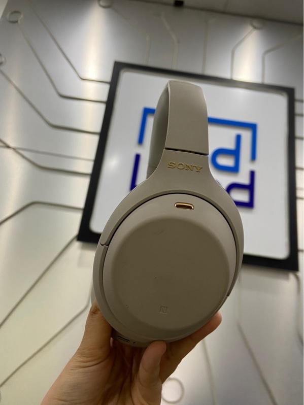 Tai nghe Sony WH-1000XM4 - Màu kem - Ngoại hình: 97% - Đã thay đệm - Kèm túi vải