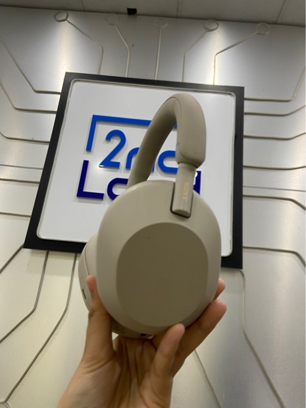 Tai nghe Sony WH-1000XM5 - Màu kem - Ngoại hình: 97% - Kèm Jack 3.5mm