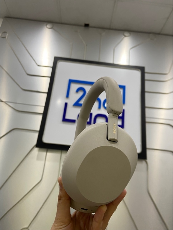 Tai nghe Sony WH-1000XM5 - Màu kem - Ngoại hình: 98% - Kèm túi, dây 3.5mm