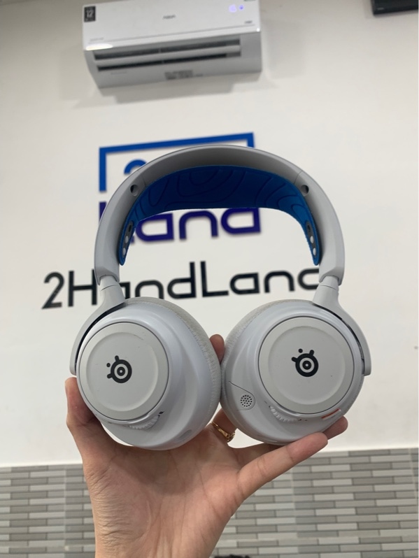 Tai nghe Steelseries arctis nova 7P - Màu trắng - Ngoại hình: 98% - Đệm tai ố nhẹ - Fullbox