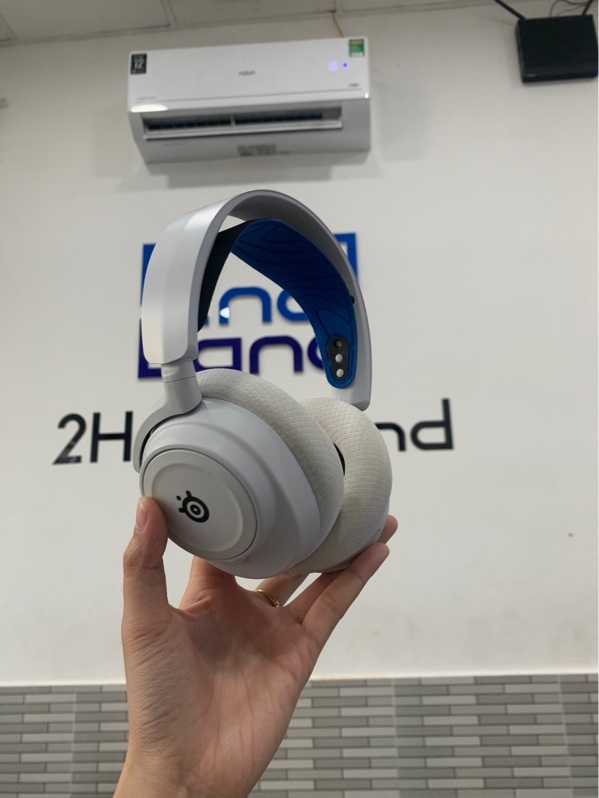 Tai nghe Steelseries arctis nova 7P - Màu trắng - Ngoại hình: 98% - Đệm tai ố nhẹ - Fullbox