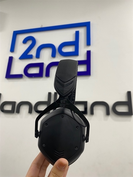 Tai nghe V-moda Crossfade 2 Wireless - Màu đen - Ngoại hình 97% - Nứt vỏ nhẹ , trầy - Kèm túi , 1 jack 3.5 , 1 dây sạc , 1 đầu chuyển 6.5mm 2