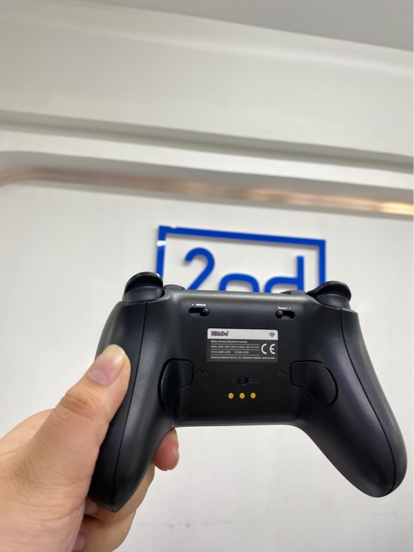 Tay cầm chơi game 8BitDo Ultimate 2 - Màu đen - Ngoại hình 98% - Fullbox