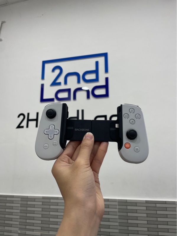 Tay cầm chơi game Backbone Lightning - Màu trắng - Ngoại hình: 98% - Kèm túi đựng