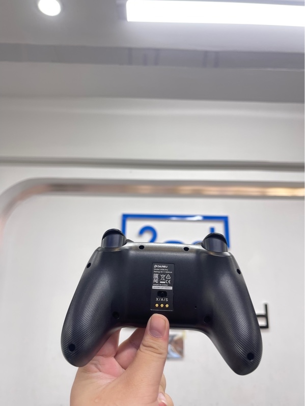 Tay cầm chơi game DareU H106 Pro - 3mode dây bluetooth, 2.4 - Màu đen - Ngoại hình 97.5% - Kèm box, dock, recceiver