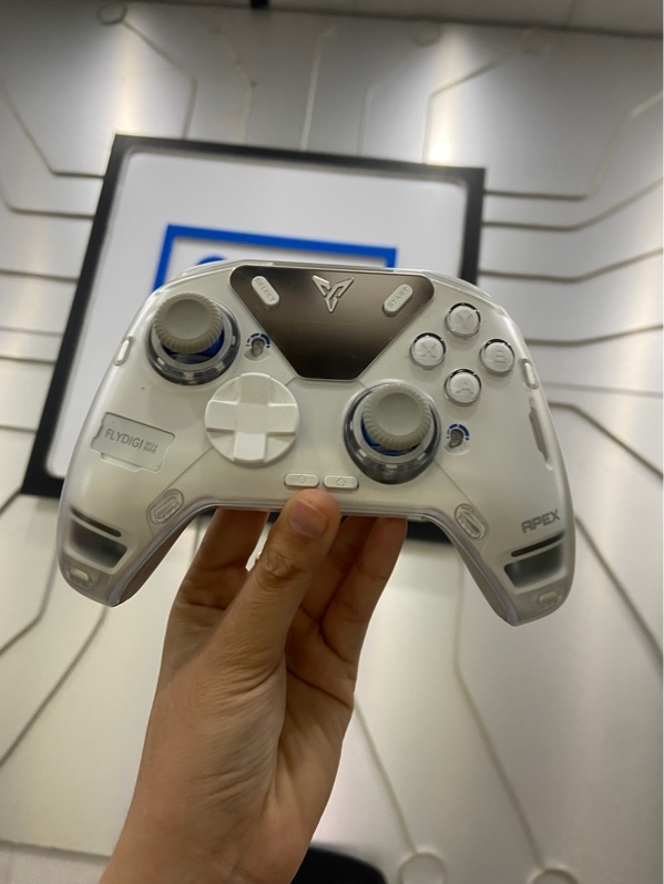 Tay cầm chơi game FLYDIGI Apex 4 - 3 mode :2.4/dây/Bluetooth - Màu trắng - Ngoại hình: 97% - Kèm dây
