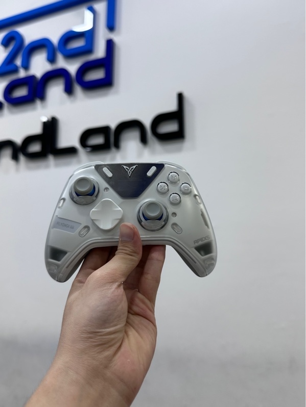 Tay cầm chơi game FLYDIGI Apex 5 - 3 mode : dây , receiver , dongle - Màu trắng - Ngoại hình 97.5% - Kèm dongle + Dock sạc + Túi đựng