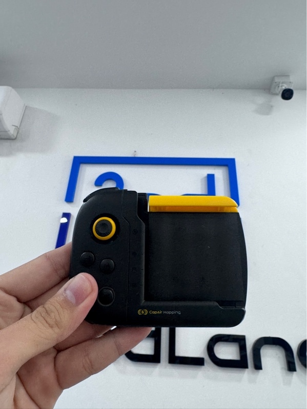 Tay cầm chơi game iPhone X/XS/XS Max Flydigi Wasp X - Màu đen - Ngoại hình 98% - Thiếu cáp sạc Micro - Kèm box