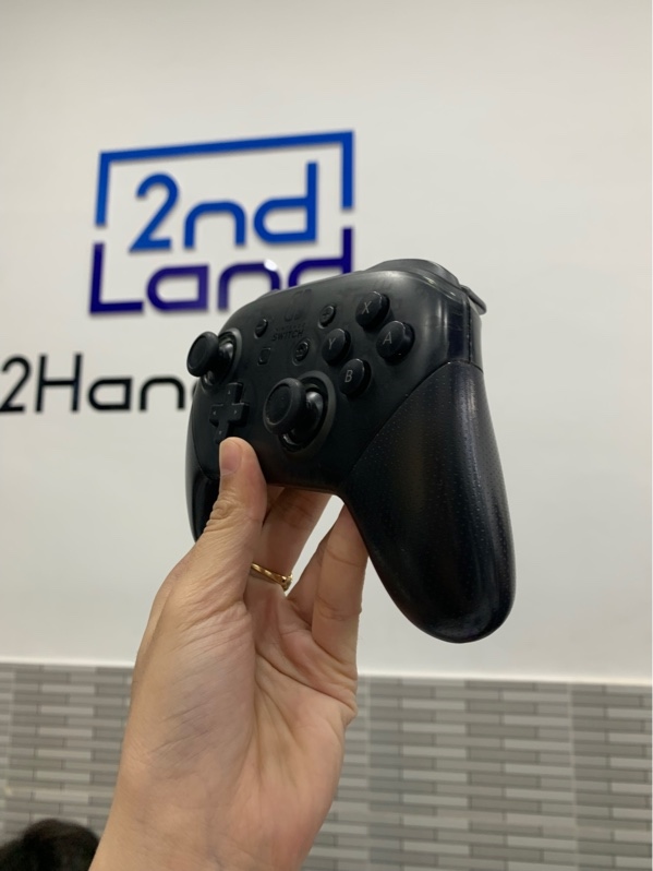 Tay cầm chơi game Nitendo Pro Controller - Màu đen - Ngoại hình: 97% - Body