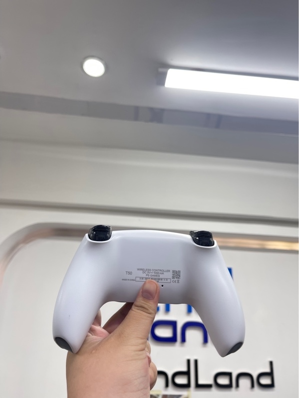 Tay cầm chơi game P4 Plus T28 - Màu trắng - Ngoại hình 98% - Kèm box, dây
