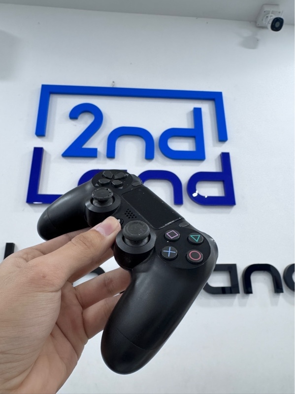 Tay cầm chơi game PS4 - Màu đen - Ngoại hình 98% - Mất cao su cần trái - Body