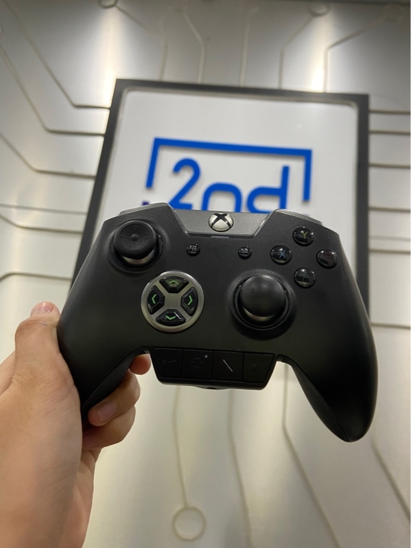 Tay cầm chơi game Razer Wolverine Ultimate - Màu đen - Ngoại hình: 97% - Rách da tay cầm - Kèm túi