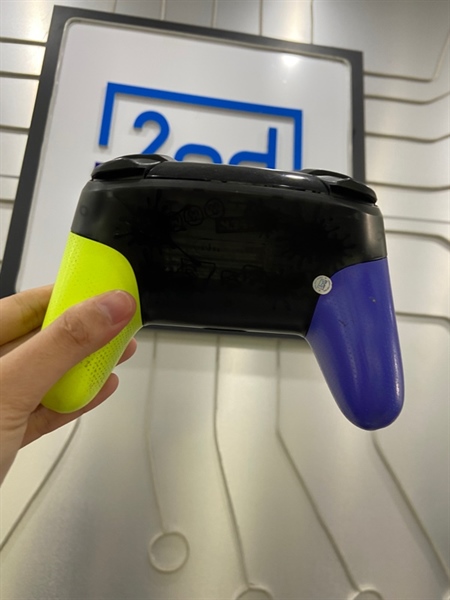 Tay cầm chơi game switch pro splatoon - Màu xanh tím - Ngoại hình: 97% - Body 2