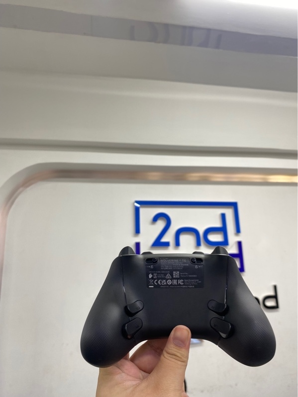 Tay cầm chơi game XBox Razer Wolverine V3 Tournament Edition - 1 mode (usb-c) - Màu đen - Ngoại hình 98% - Kèm box, usb-c