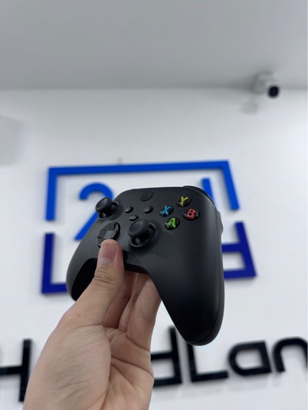Tay cầm chơi game Xbox Series S - Màu đen - Ngoại hình 98% - Xước nhẹ - Body