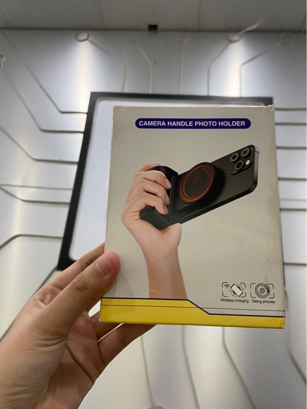 Tay Cầm Điện Thoại chụp Ảnh Chống Rung - Màu đen - Ngoại hình: 98% - Không sạc - Kèm Box