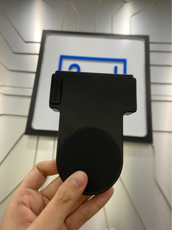 Tay Cầm Điện Thoại chụp Ảnh Chống Rung - Màu đen - Ngoại hình: 98% - Không sạc - Kèm Box