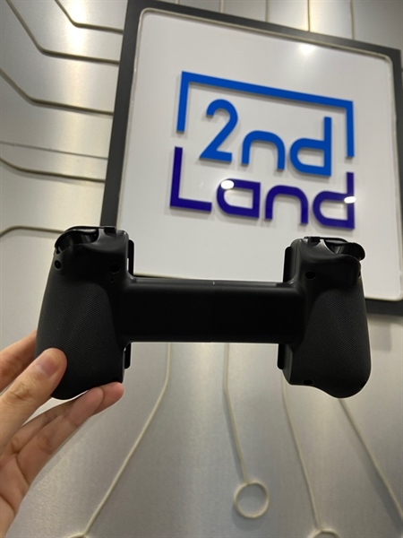 Tay cầm Easy SMX M10 Lightning - Màu đen - Ngoại hình: 98% - FullBox - Liệt 1 bên tay