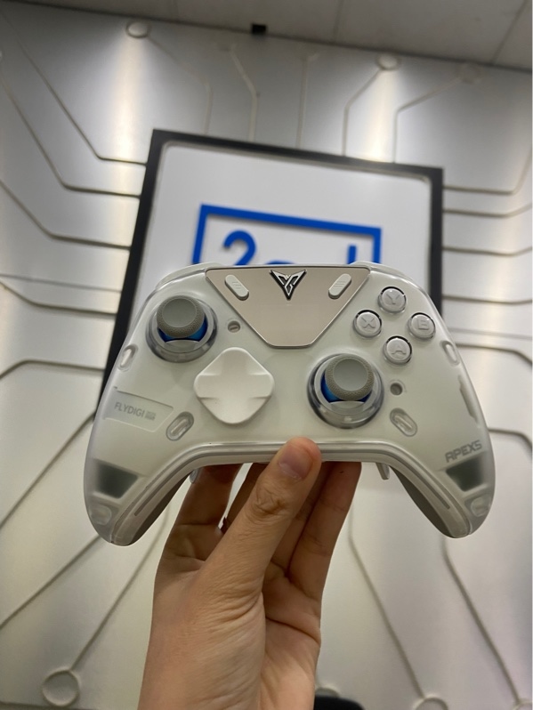 Tay Cầm Flydigi Apex 5 - 3 Mode ( Dây, Bluetooth, Reciver) - Led RGB - Màu trắng - Ngoại hình: 97% - FullBox