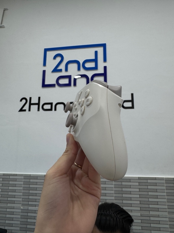 Tay cầm Flydigi Dune Fox - Màu be - Ngoại hình: 98% - Fullbox