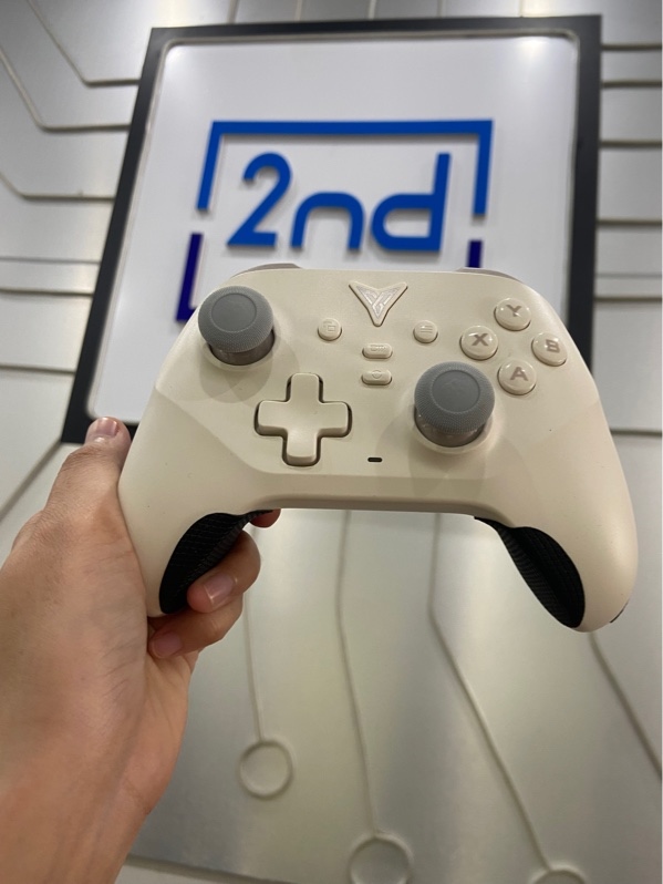 Tay cầm Flydigi Dune Fox - Màu trắng - 3 mode kết nối - Ngoại hình: 98% - Kèm box, receiver